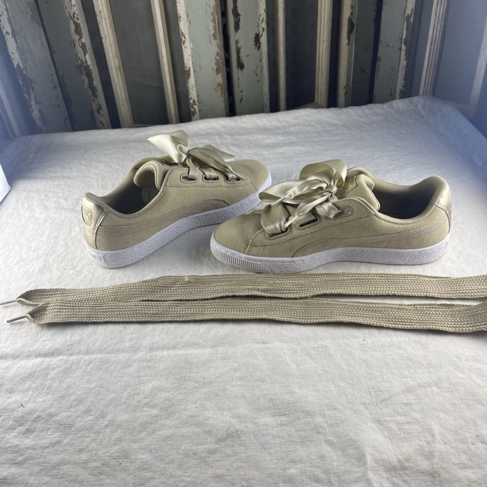 Puma Suede Heart Safari WOMEN SIZE  10.5 - Picture 3 of 12